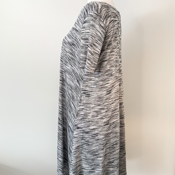 Aritzia Talula Bilbao Light Gray Oversized T-Shirt/Tunic Size Small - Picture 6 of 10